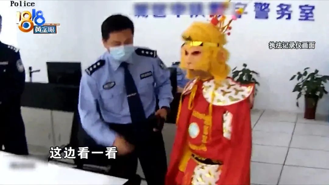 DƬ